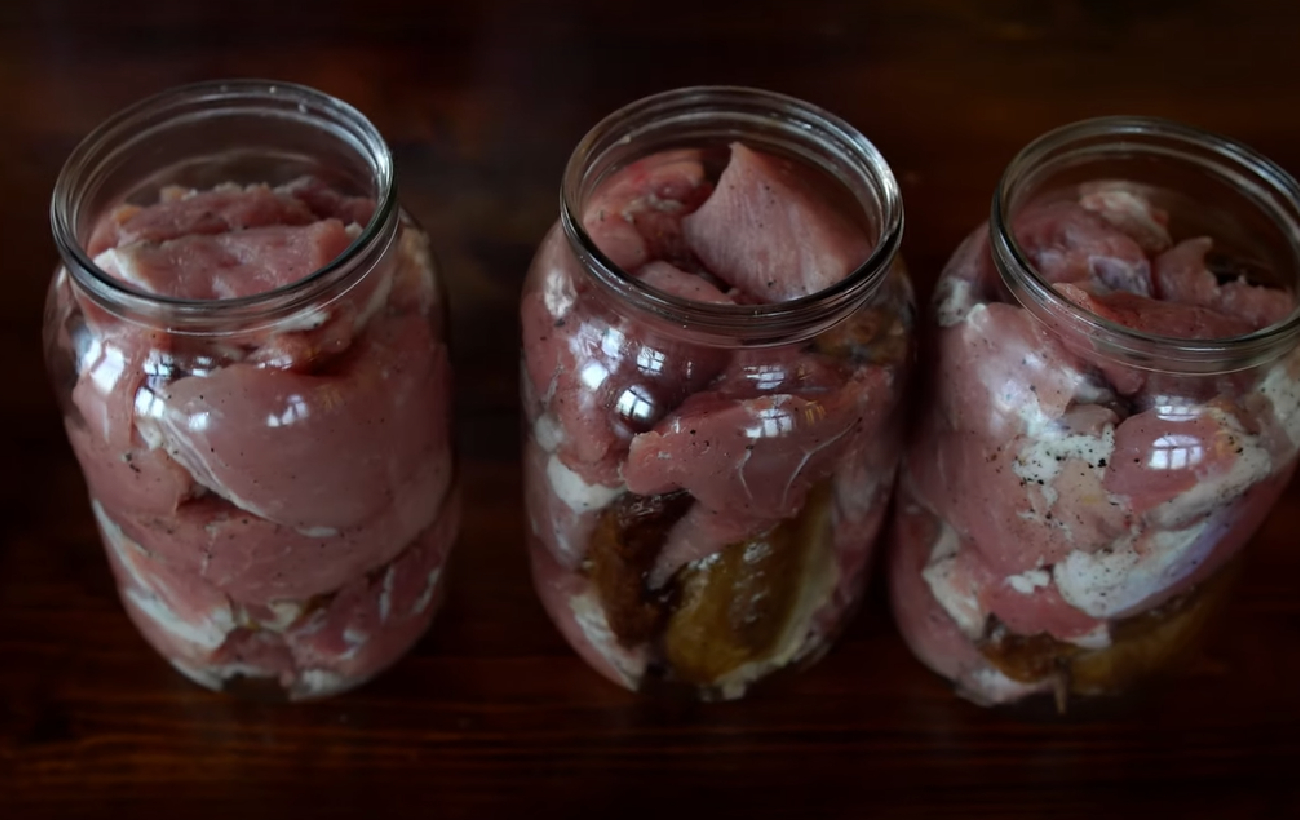 Мясная тушенка с копченостями: рецепт вкусной консервации на зиму